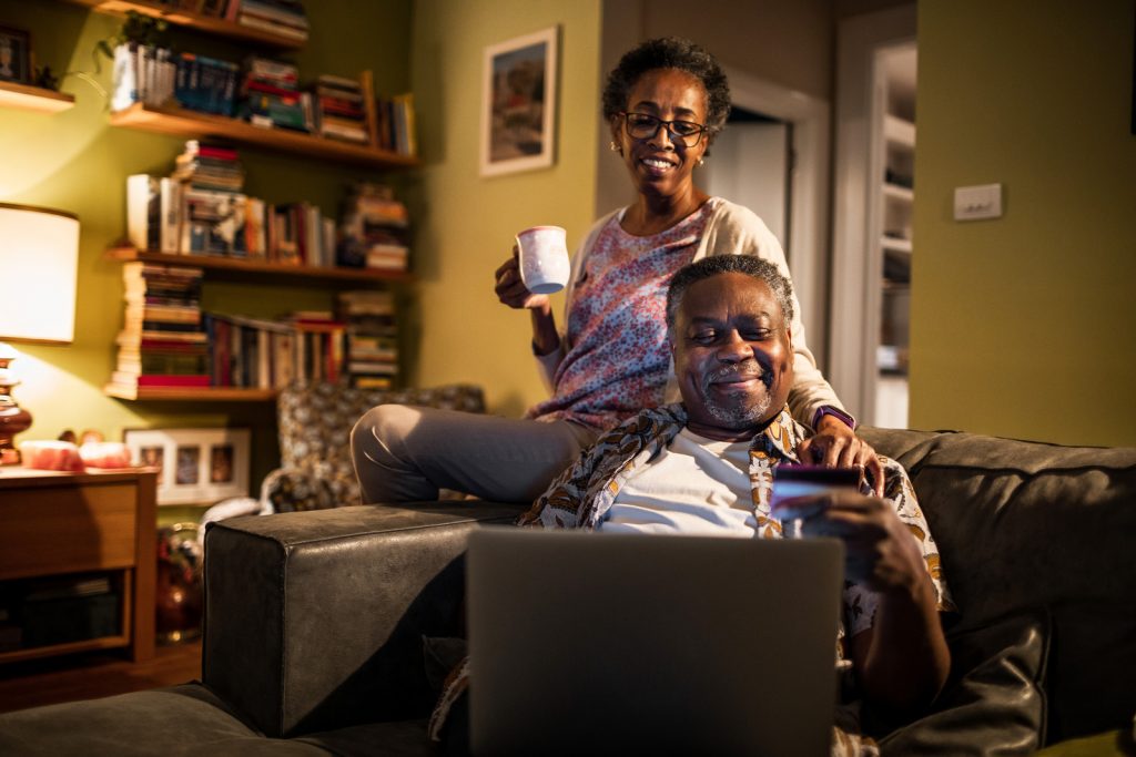 online shopping for seniors - tips I StrongLink Technology