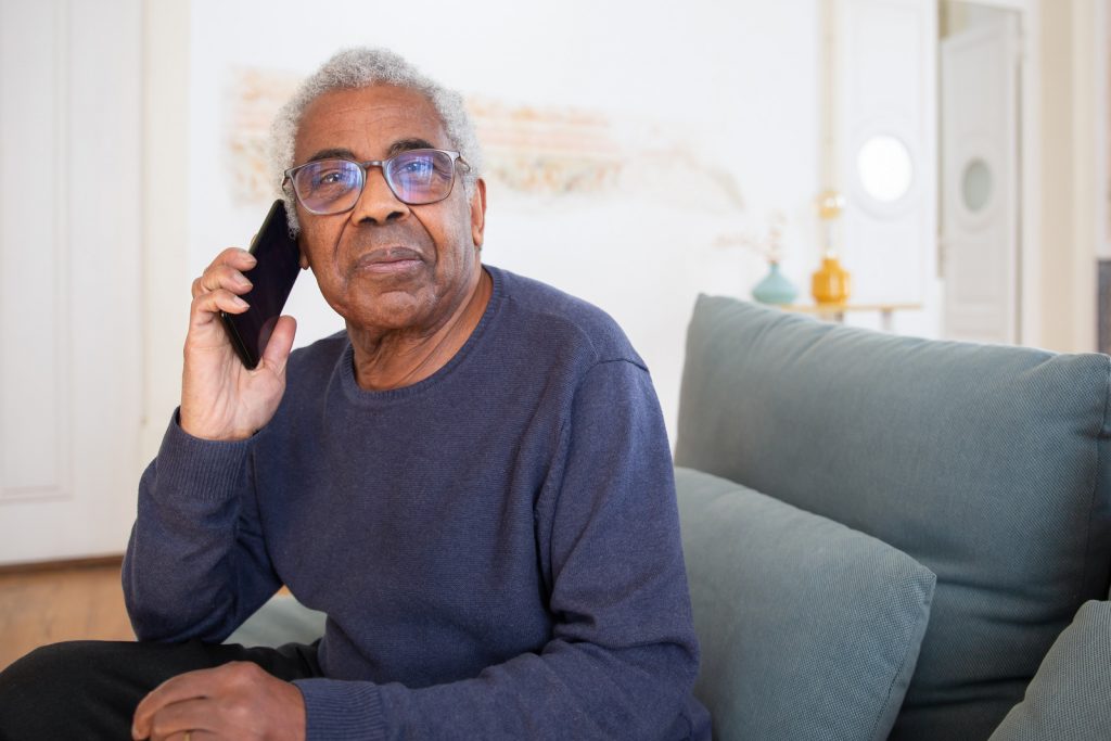 communication apps for seniors I StrongLink Technology