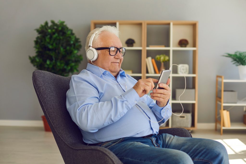 Older generation embraces new technology I StrongLink Technology