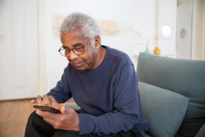 How Smartphones Support the Elderly and those with Disabilities I StrongLink Technology I Sharanda Strong Henry