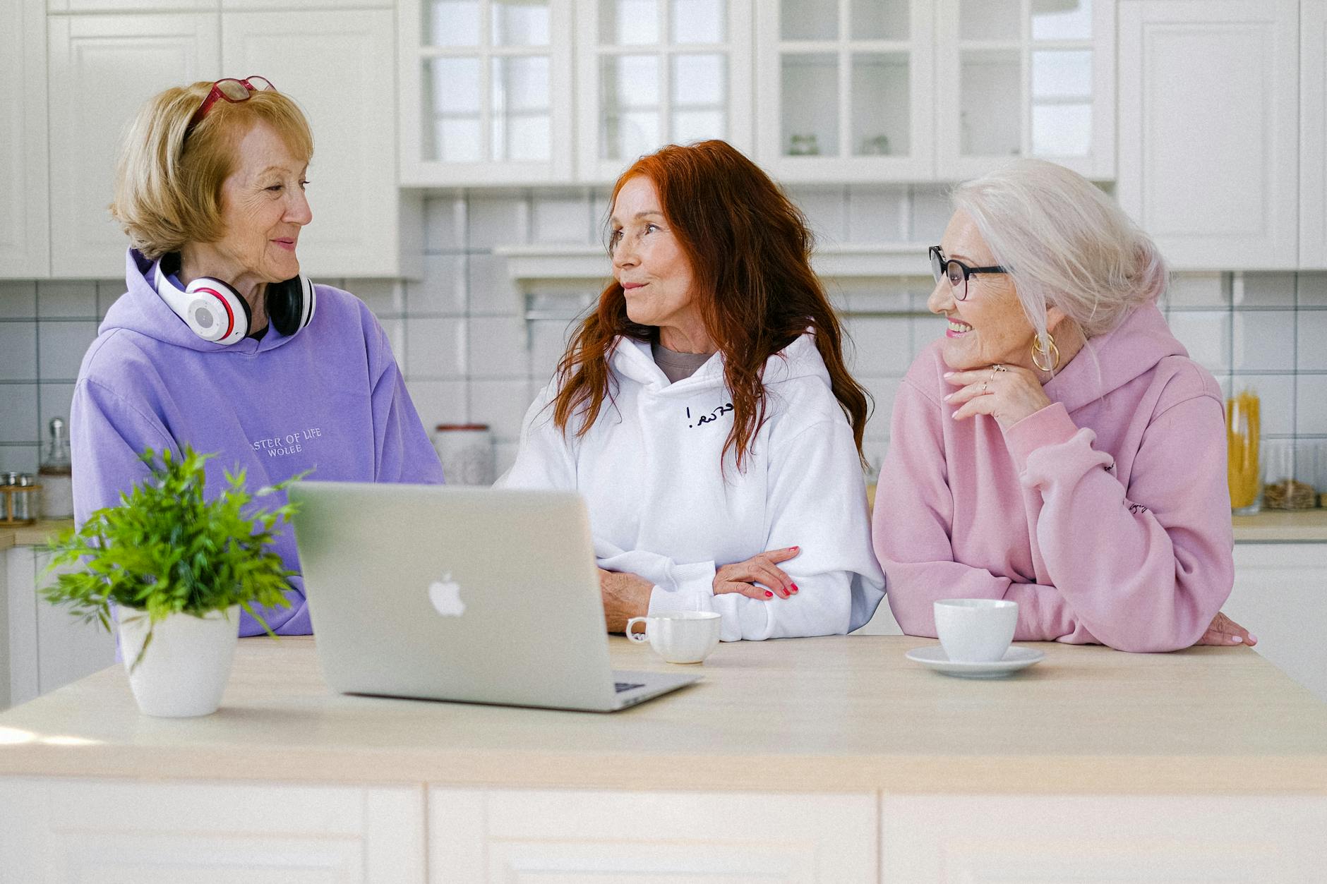 Digital Guardians - Essential Online Safety for Seniors I StrongLink Technology I Sharanda Strong Henry