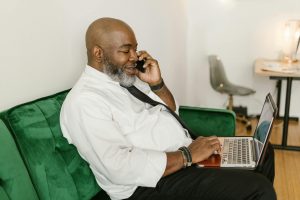 The Best Tech Gadgets for Senior Health Monitoring I StrongLink Technology I Sharanda Strong Henry